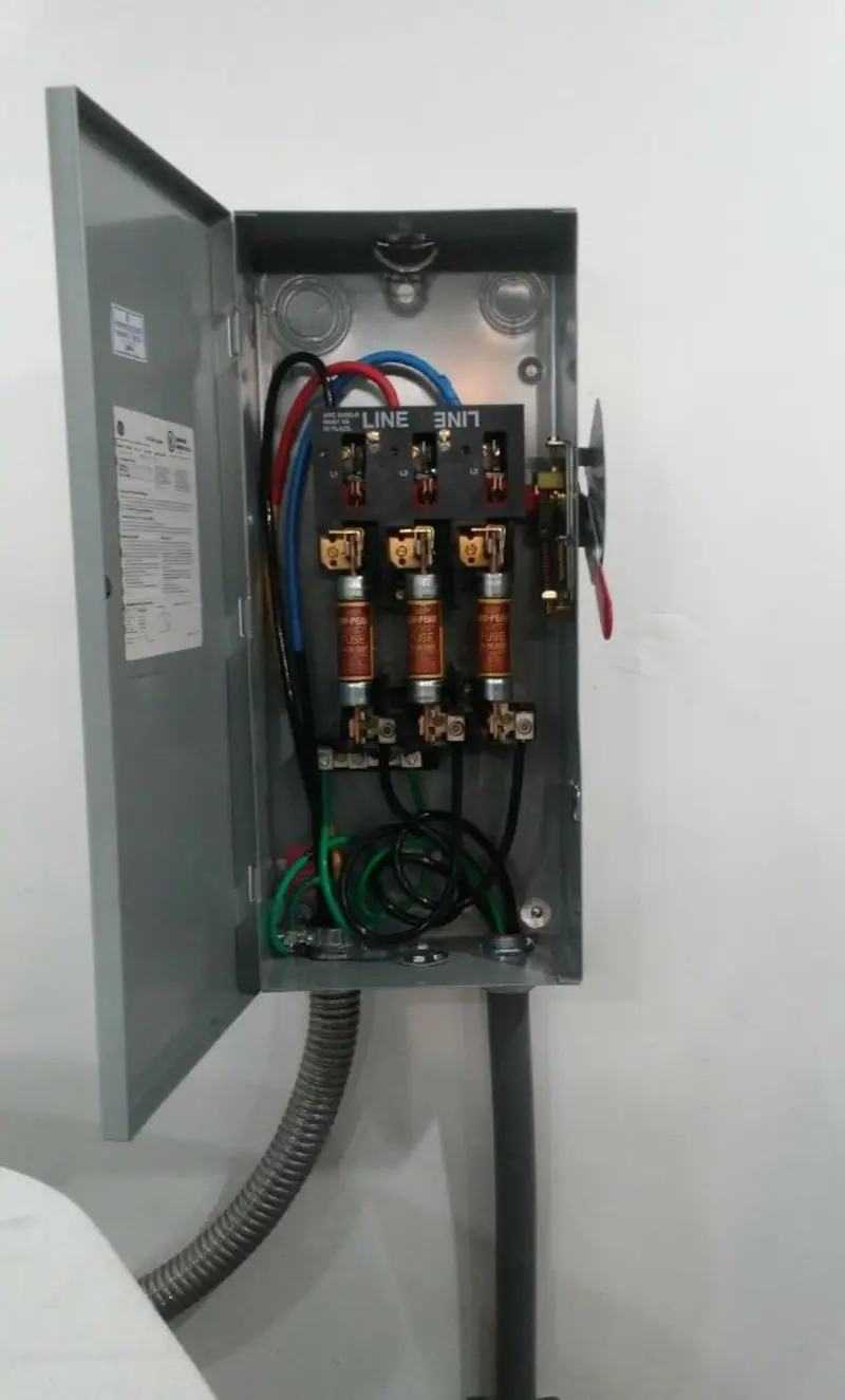 Three-phase disconnect switch installed for Smoke Detector Installation in Lincoln City